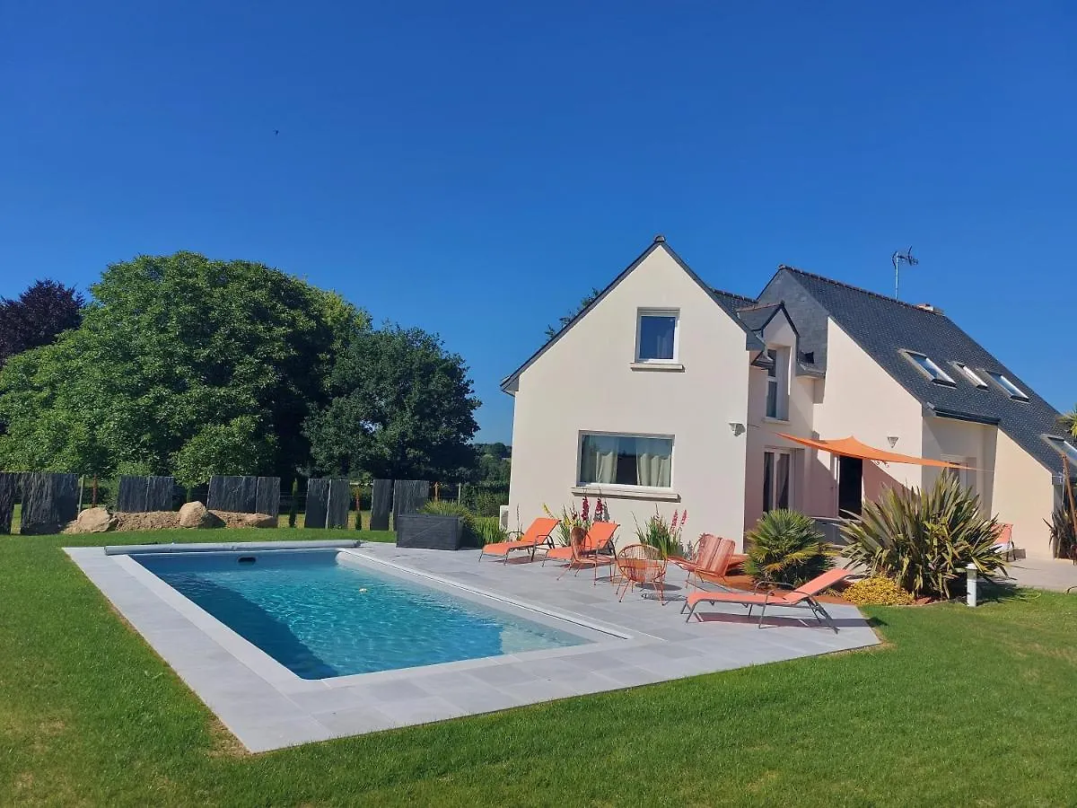Maison Spacieuse et lumineuse avec piscine piscine privée et chauffée Pordic 0*,  Francia